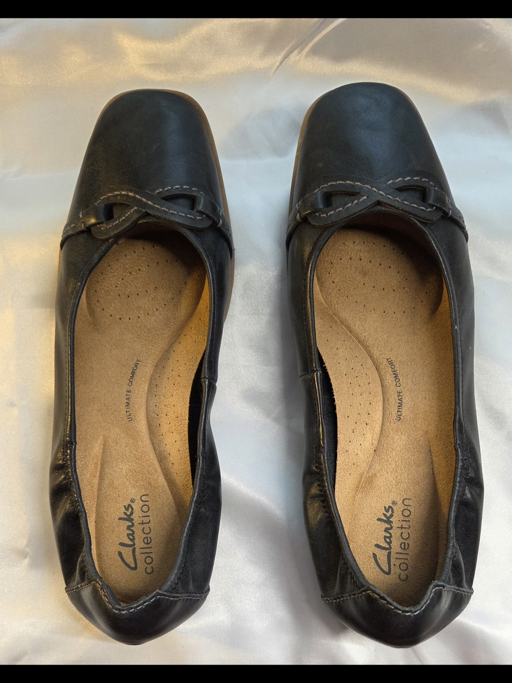 Clarks Women's Black Leather Square-Toe Ballet Flats with Bow Accent